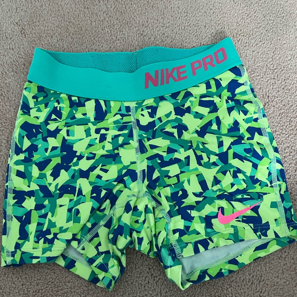girls colorful nike pros